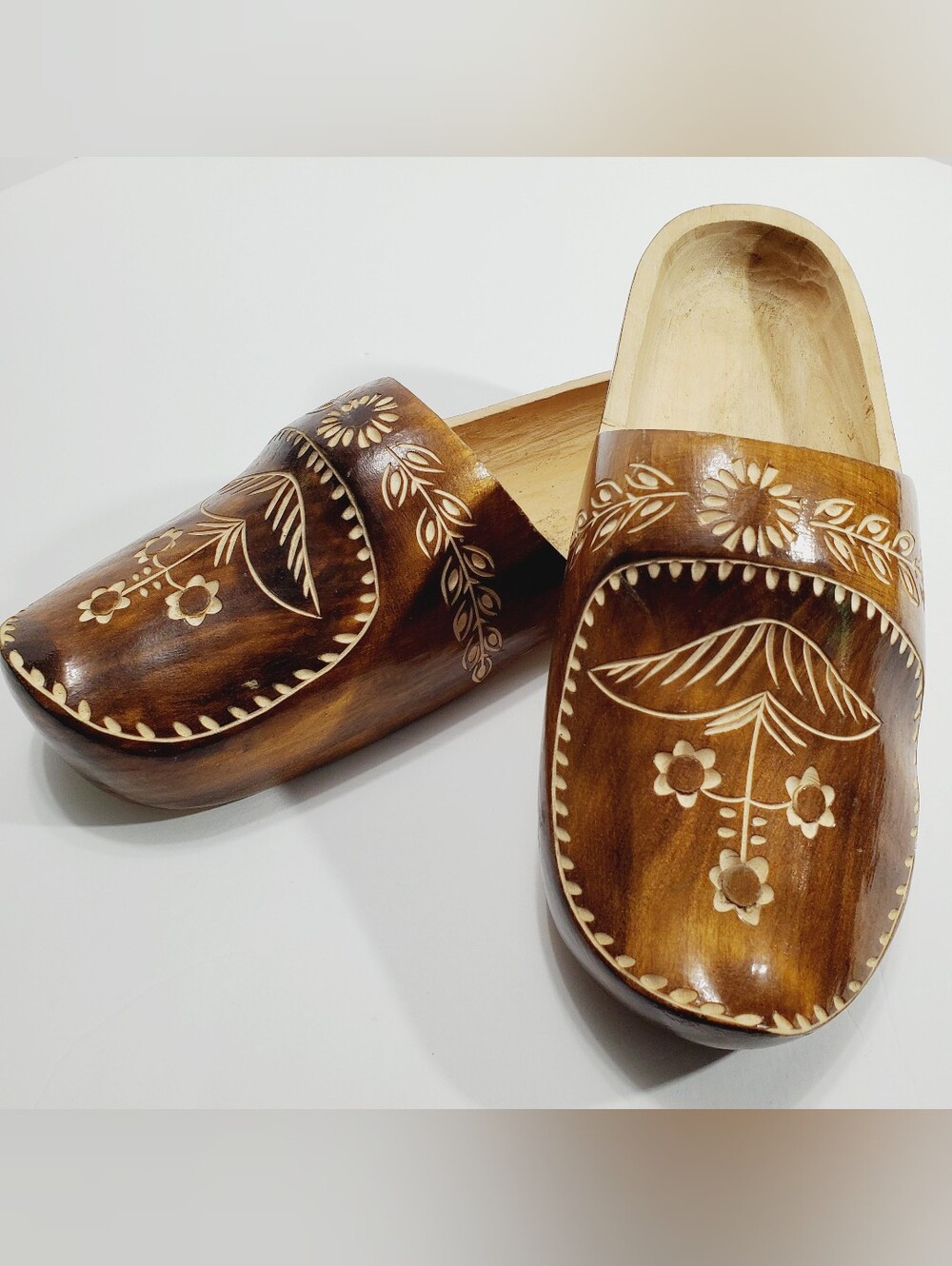 Wooden Dutch Klompen Clogs Handmade & Carved 10.75x4" Like New